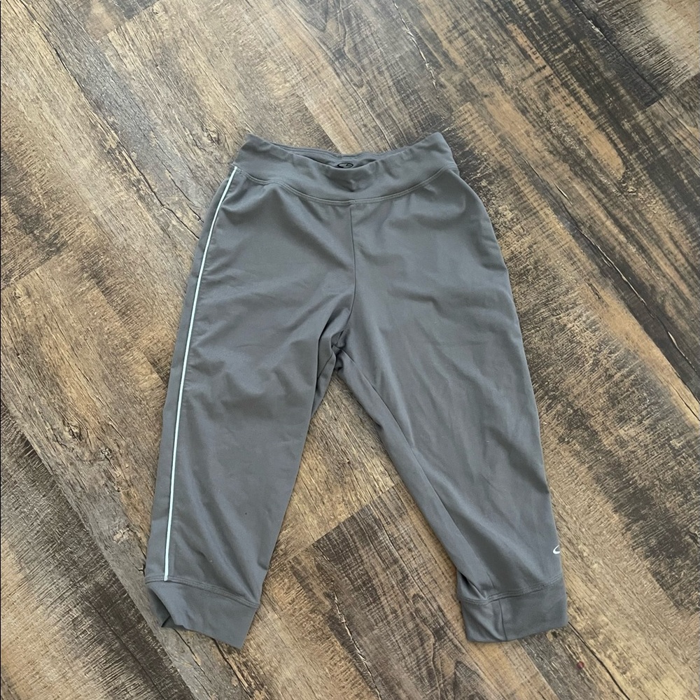 Girls cropped Champion athletic pants
